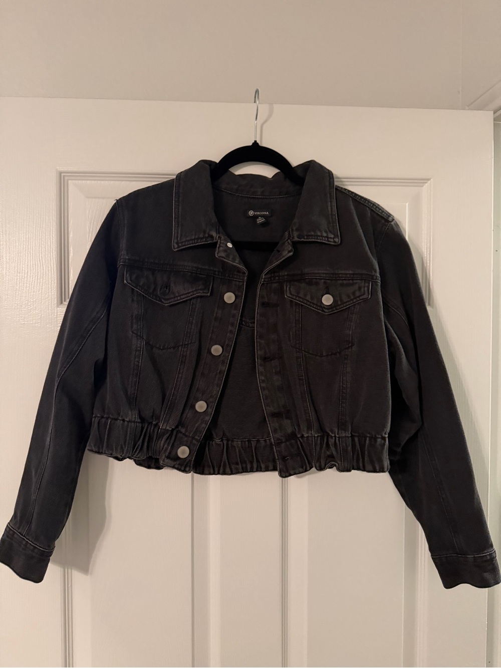 Versona Black Cropped Denim Jean Jacket Size Small